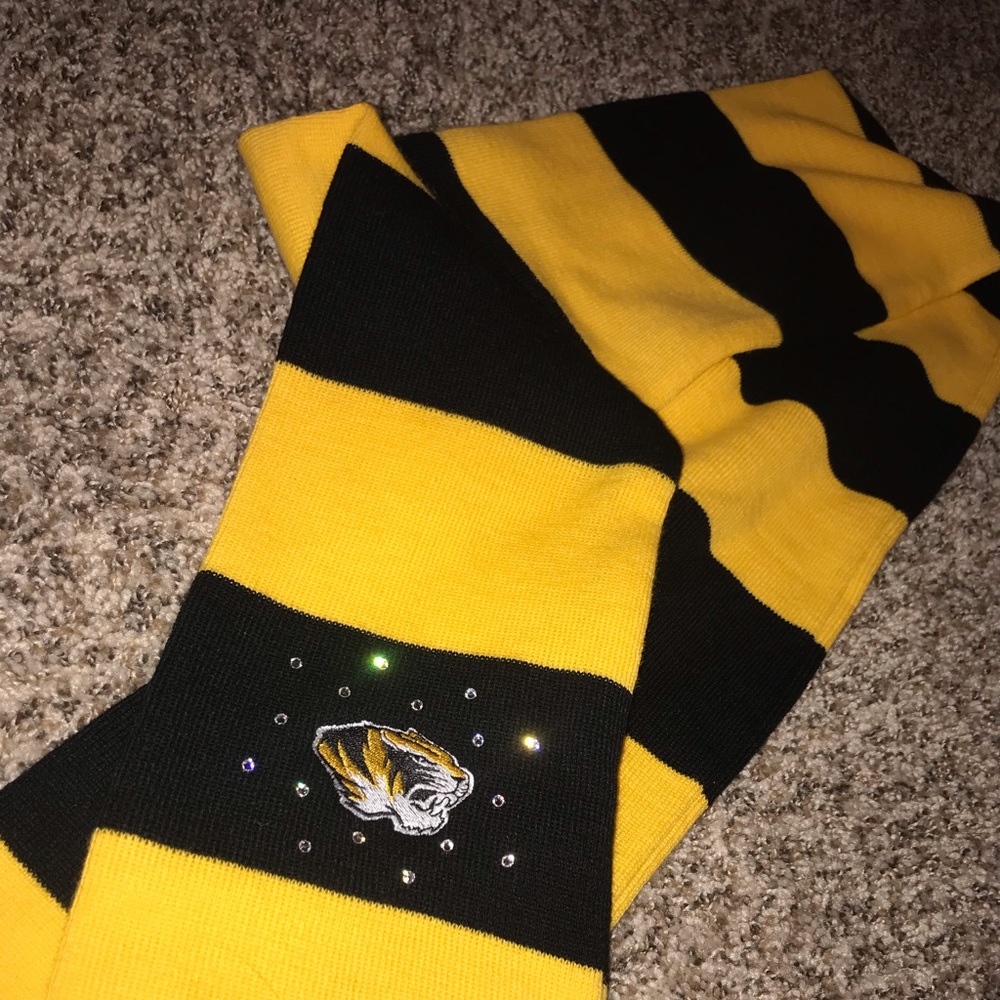Missouri scarf with rhinestones